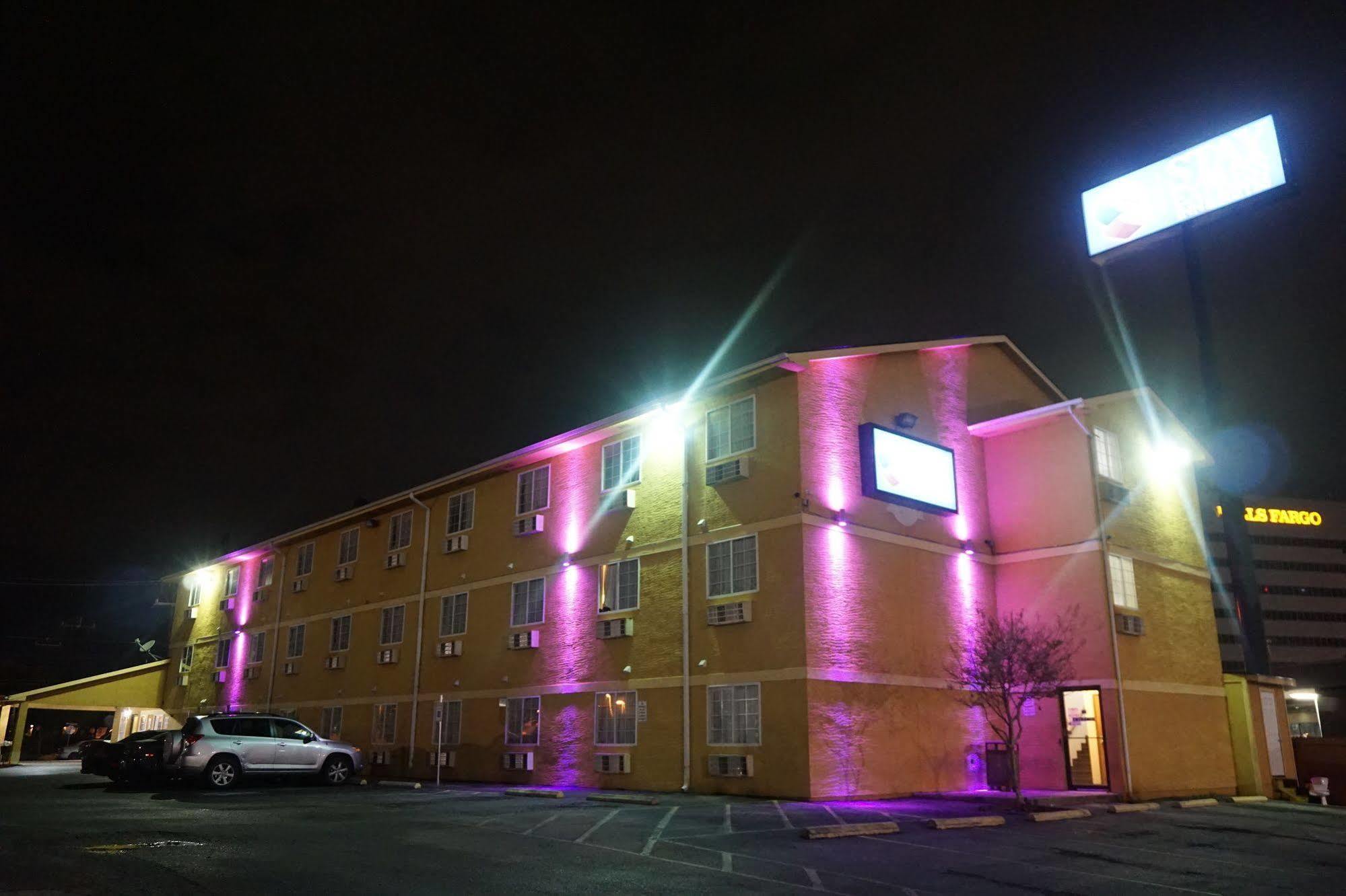 Econo Lodge San Antonio Near Seaworld - Medical Center Exterior foto